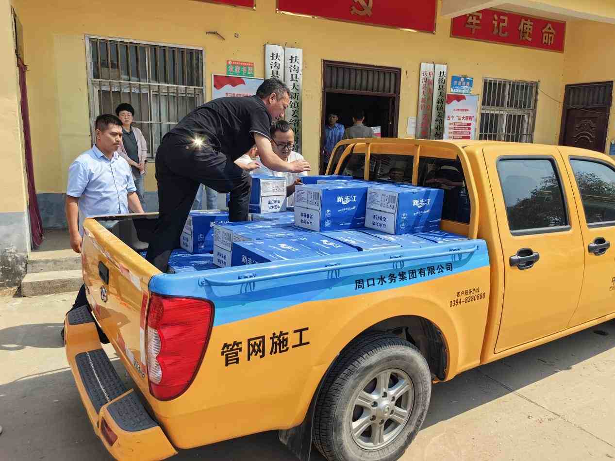 夏糧搶收正當(dāng)時，志愿服務(wù)暖民心